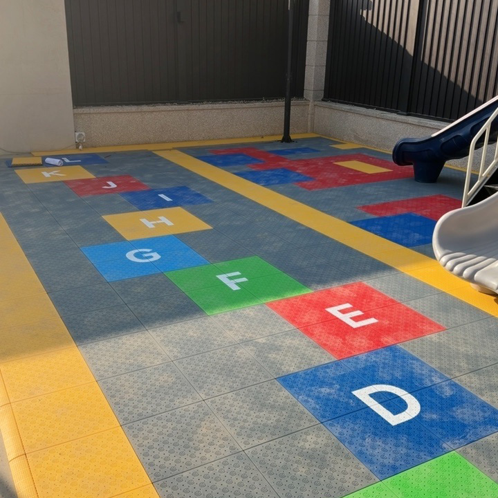 Outdoor Sport Floor Tiles - بلاط ملاعب كرة السلة المتشابك من