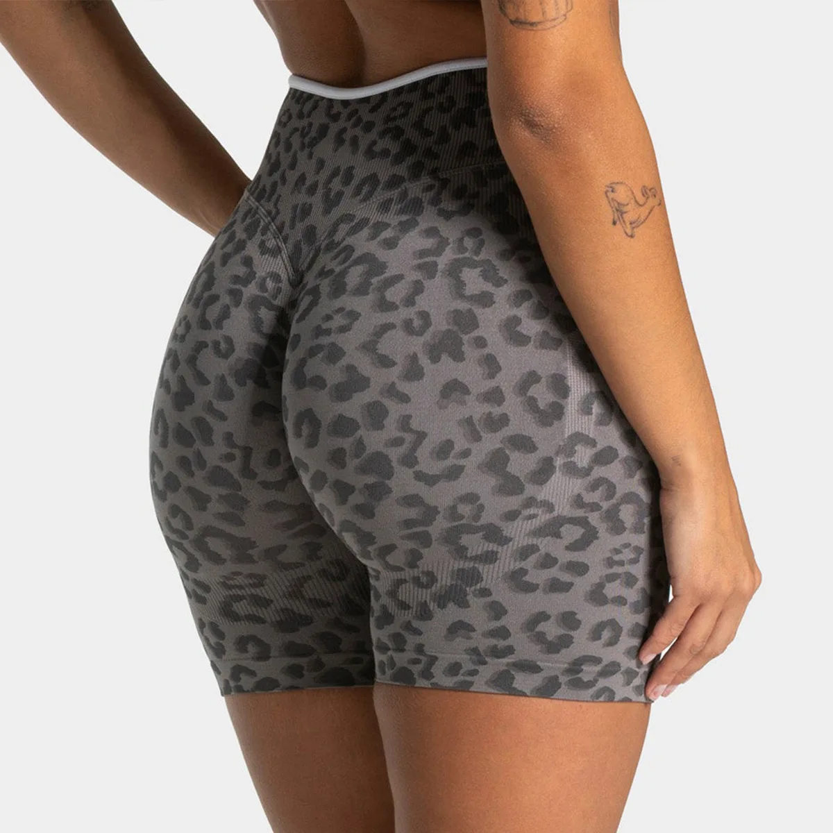 شورت يوجا نسائي من TEVEO بدون  - مراجعة Outdoor Sport Leggings وسعره